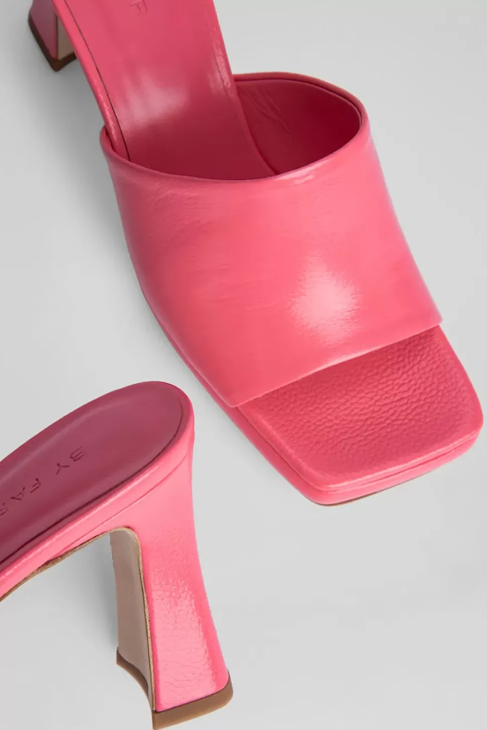 Beliz Venus Gloss Grained Leather
