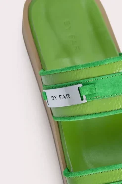 Easy Pistachio Gloss Grained Leather