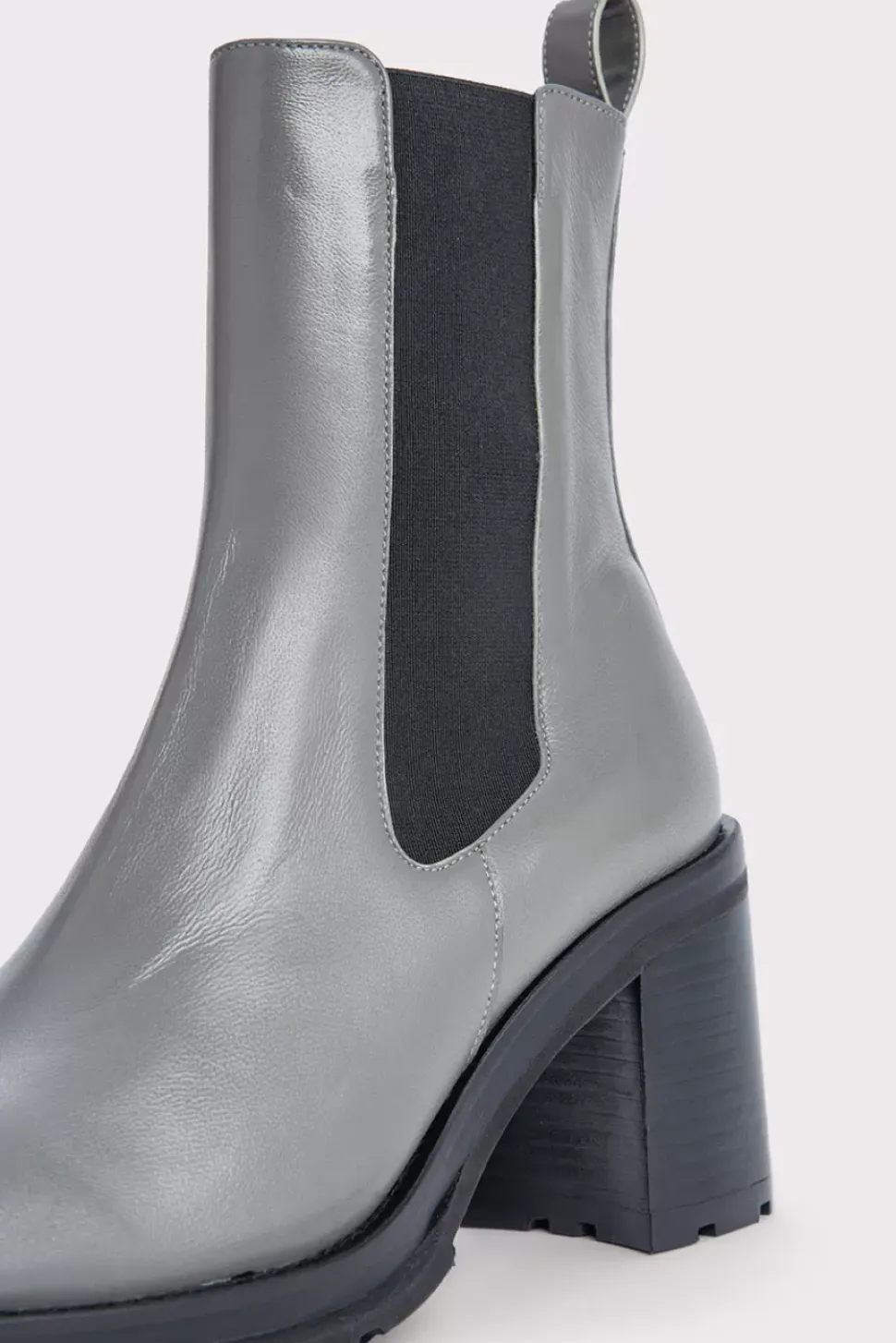 Elijah Cement Nappa Leather