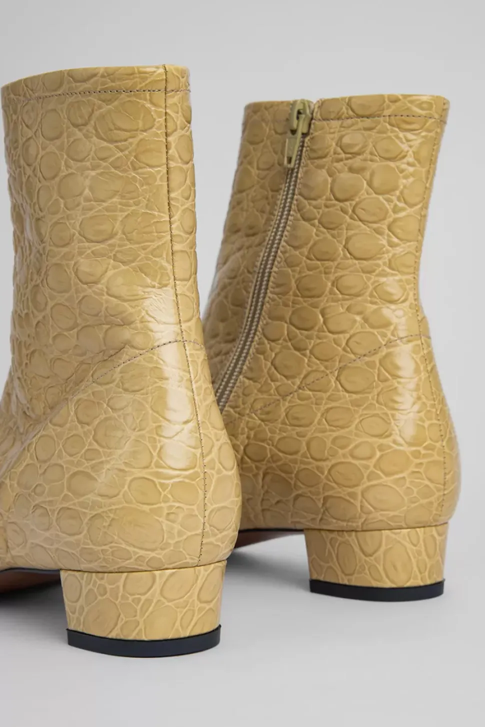Este Boot Flax Circular Croco Embossed Leather