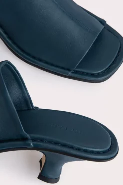 Frankie Cobalto Stretch Leather
