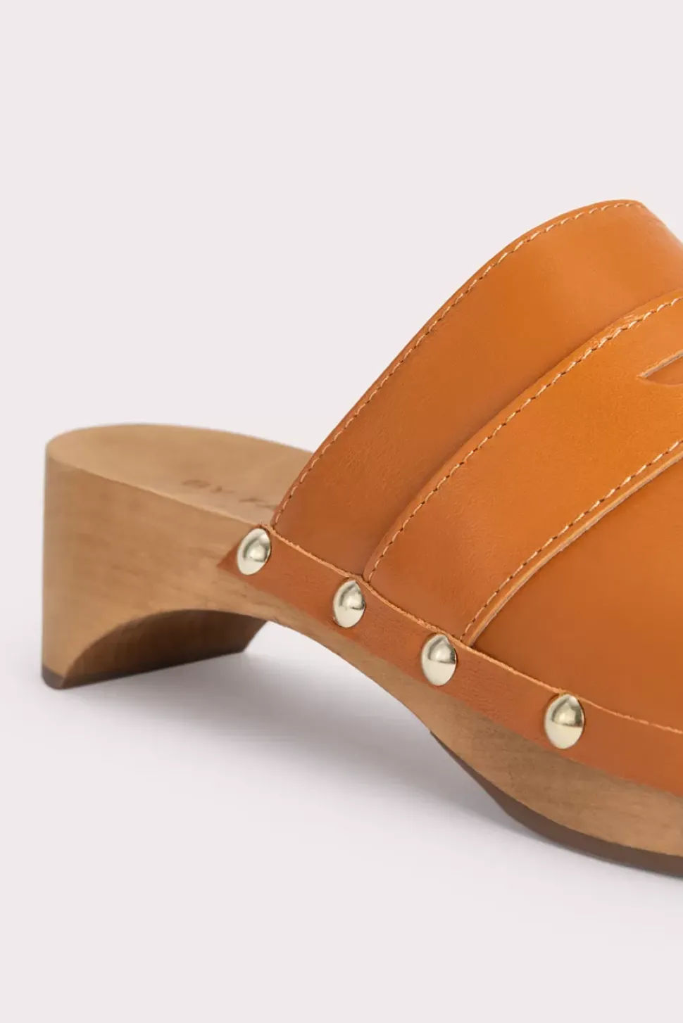 Hans Caramel Gloss Leather