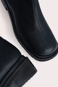 Kah Black Stretch Leather
