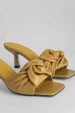 Lana Ochre Gloss Leather