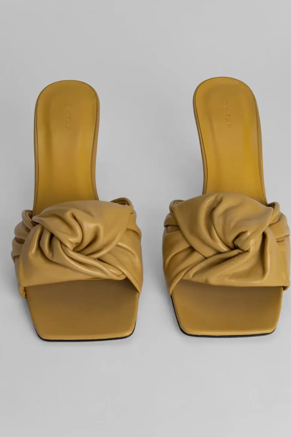 Lana Ochre Gloss Leather