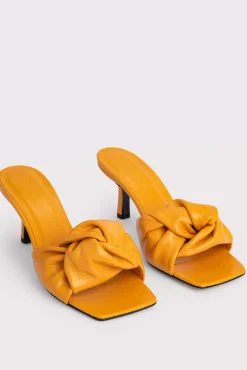 Lana Sunflower Gloss Grained Leather