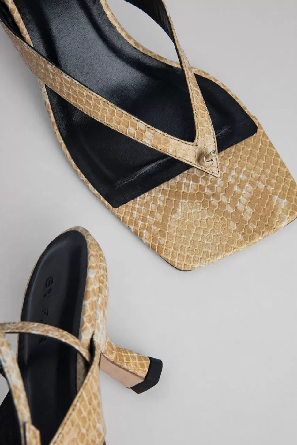 Mindy Blonde Snake Print Leather