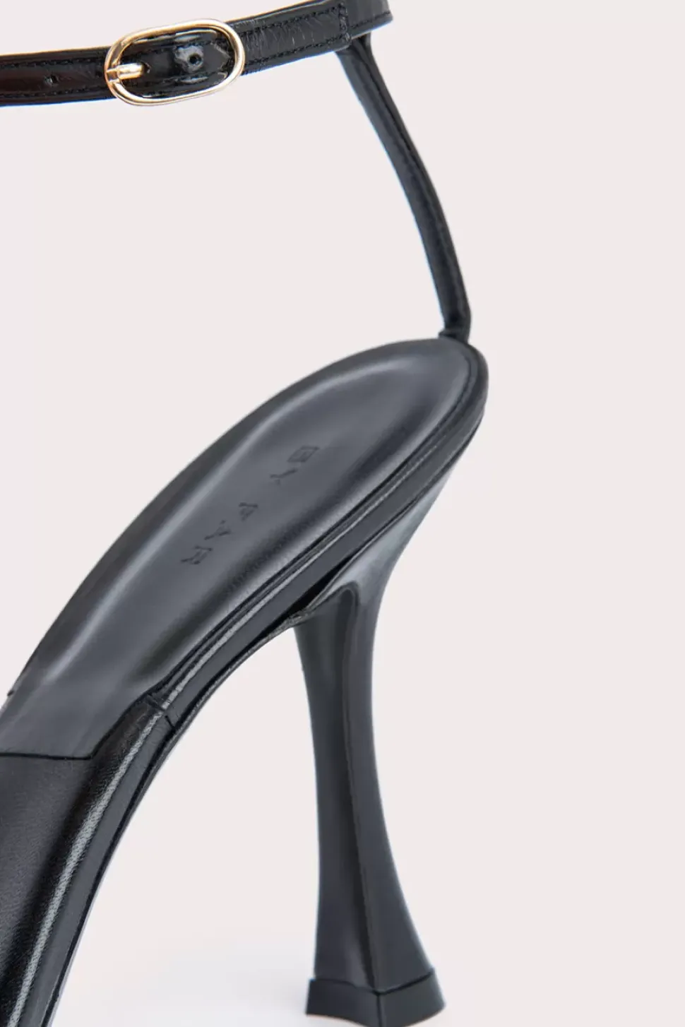 Montana Black Gloss Leather