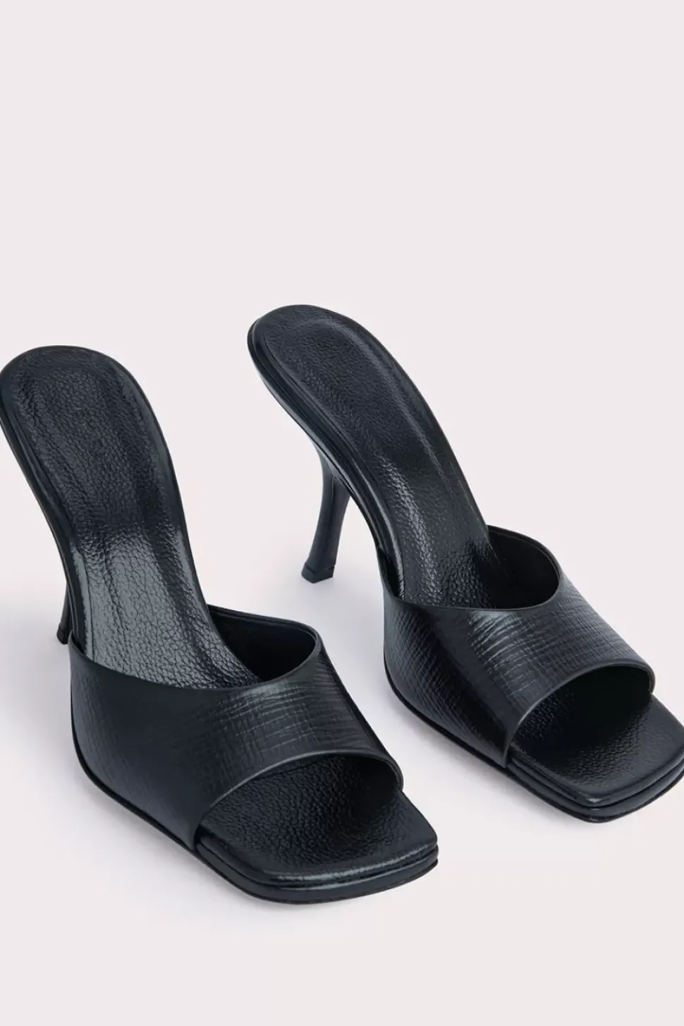 Mora Black Embossed Leather