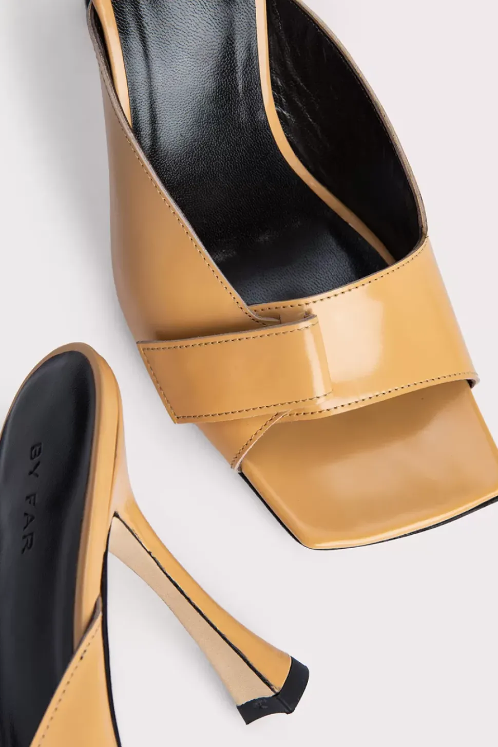 Olivia Biscuit Semi Patent Leather