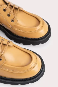Stanley Biscuit Semi Patent Leather
