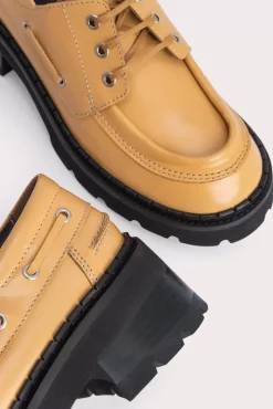 Stanley Biscuit Semi Patent Leather