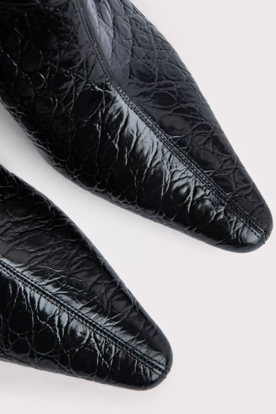 Stevie 42 Black Circular Croco Embossed Leather