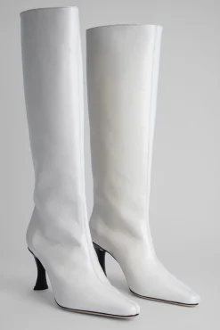 Stevie 42 White Gloss Grained Leather