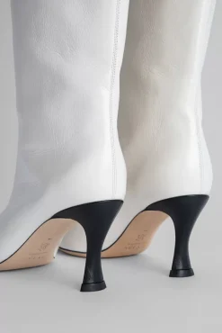 Stevie 42 White Gloss Grained Leather